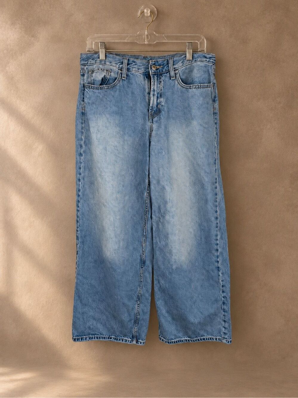 Old Navy Size 8 Mid-Rise Wow Baggy Wide Leg Jeans Light Wash